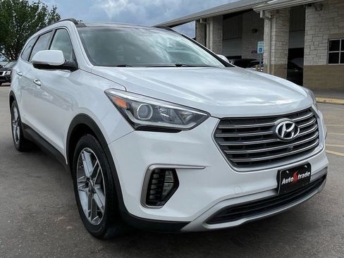 Used 2017 Hyundai Santa Fe SE image 3