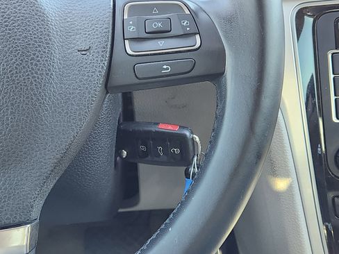 Used 2013 Volkswagen Passat 2.5 SE image 28