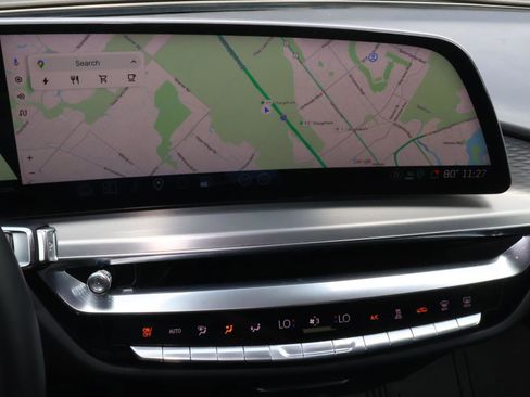 Certified 2024 Cadillac Lyriq Luxury image 31