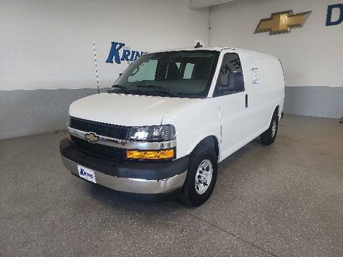 Used 2020 Chevrolet Express 2500 w/ Driver Convenience Package RWD image 18