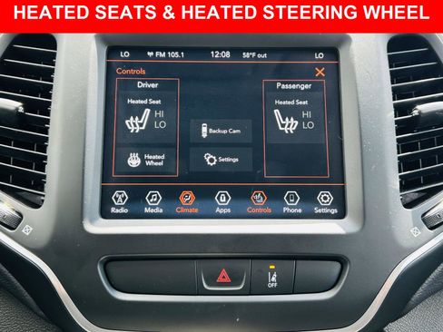 Used 2022 Jeep Cherokee Latitude Lux w/ Sun & Sound Group AWD/4WD image 5