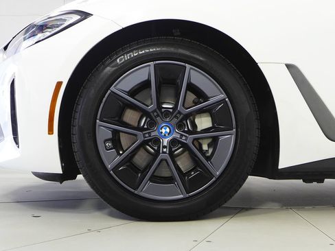 Used 2023 BMW i4 eDrive40 RWD image 5