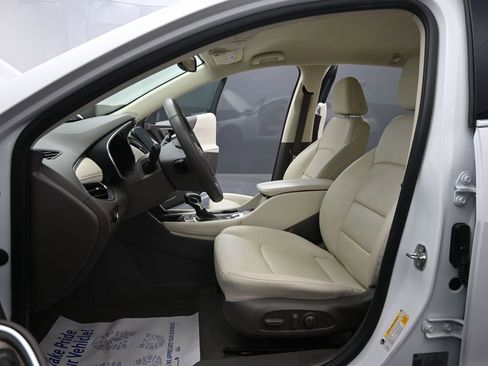 Used 2024 Chevrolet Malibu LT FWD image 11