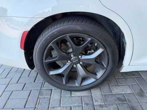 Used 2022 Chrysler 300 S image 5
