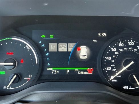 Used 2025 Toyota Sienna XLE w/ XLE Plus Package image 28