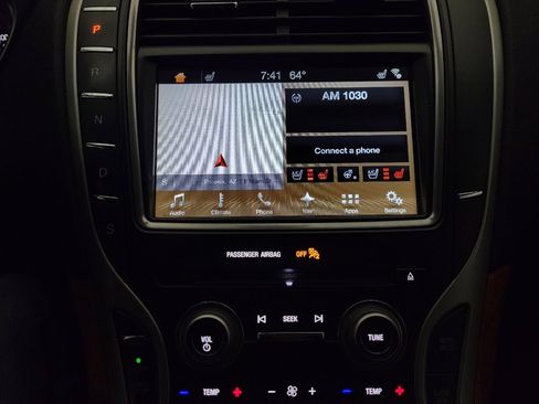 Used 2017 Lincoln MKX Reserve w/ Driver Assistance Package image 25