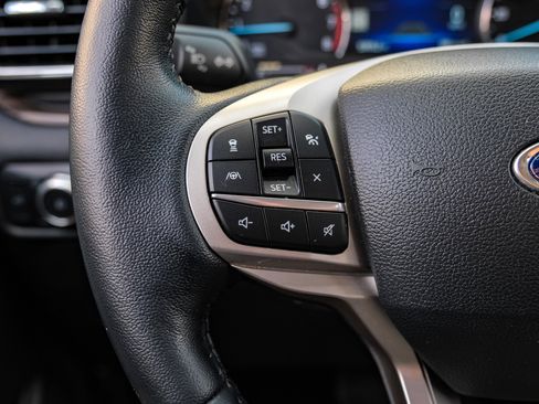 Used 2022 Ford Explorer Limited image 15