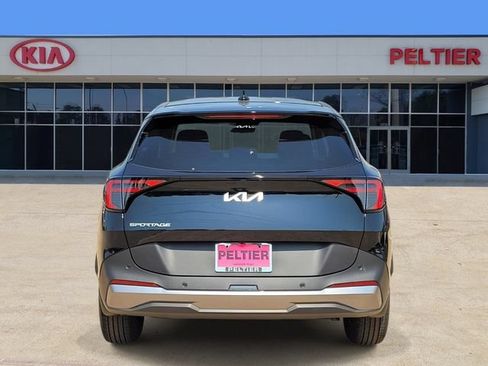 New 2026 Kia Sportage LX FWD image 4