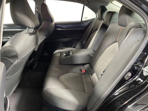 Used 2020 Toyota Camry LE FWD image 19