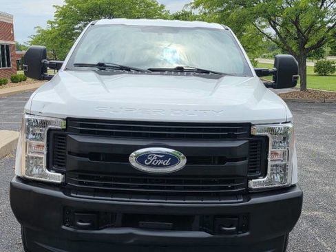 Used 2017 Ford F250 XL w/ Power Equipment Group AWD/4WD image 3