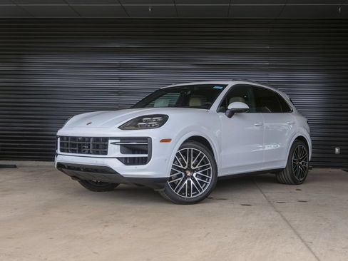New 2026 Porsche Cayenne AWD/4WD image 1
