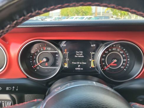 Certified 2022 Jeep Gladiator Rubicon w/ Cold Weather Group image 7