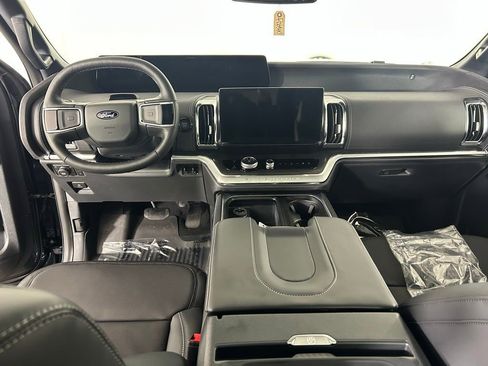 New 2026 Ford Expedition Platinum image 7