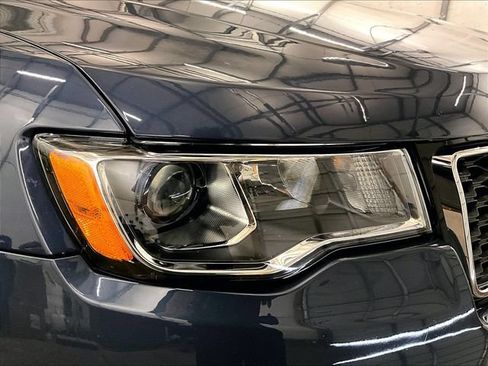 Used 2021 Jeep Grand Cherokee Limited AWD/4WD image 27