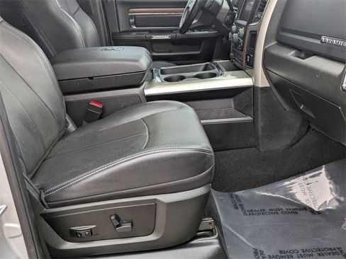 Used 2018 RAM 2500 Laramie w/ Convenience Group image 32