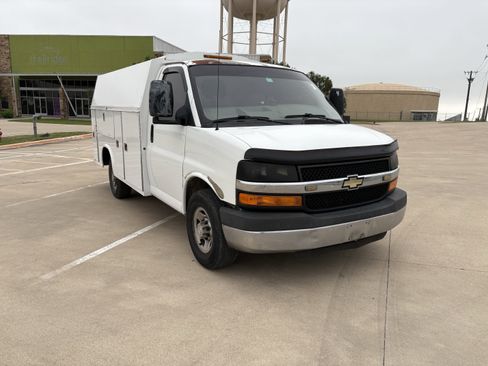 Used 2013 Chevrolet Express 3500 RWD image 5