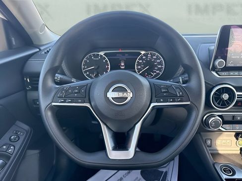 Used 2025 Nissan Sentra SV FWD image 11