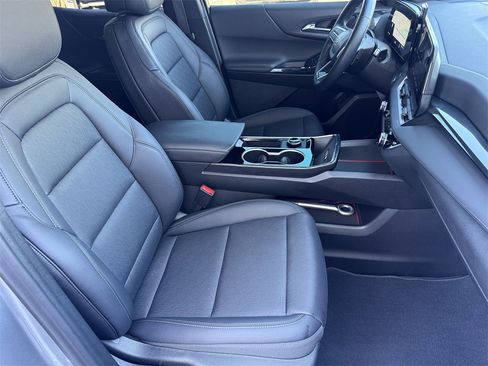 Used 2026 Chevrolet Equinox LT w/ Convenience Package II image 40