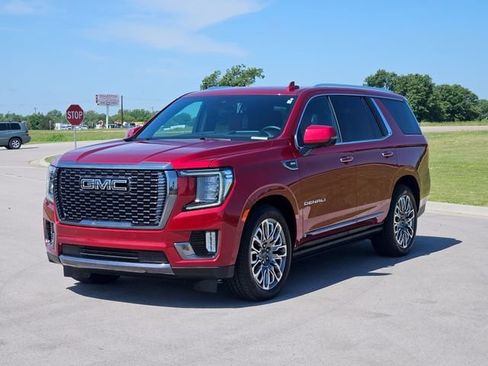 Used 2024 GMC Yukon Denali Ultimate AWD/4WD image 3