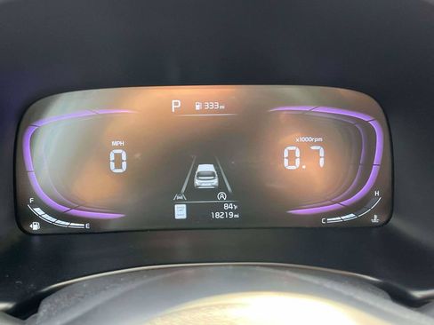 Used 2025 Kia Soul LX w/ LX Technology Package FWD image 23