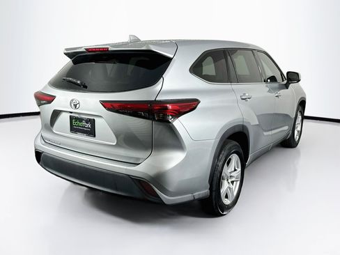 Used 2020 Toyota Highlander L FWD image 9