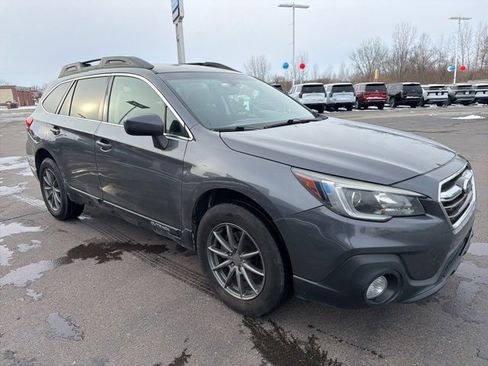 Used 2019 Subaru Outback 2.5i Premium image 3