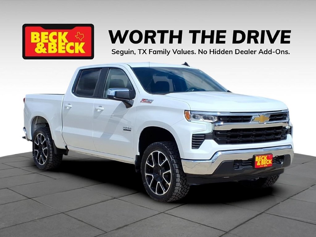 Used 2025 Chevrolet Silverado 1500 LT w/ Z71 Off-Road Package AWD/4WD image 3