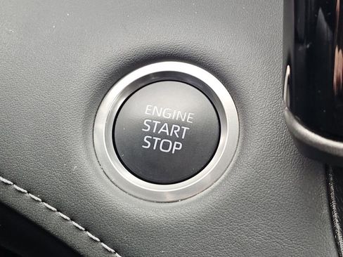 Used 2025 Toyota Highlander Limited image 18