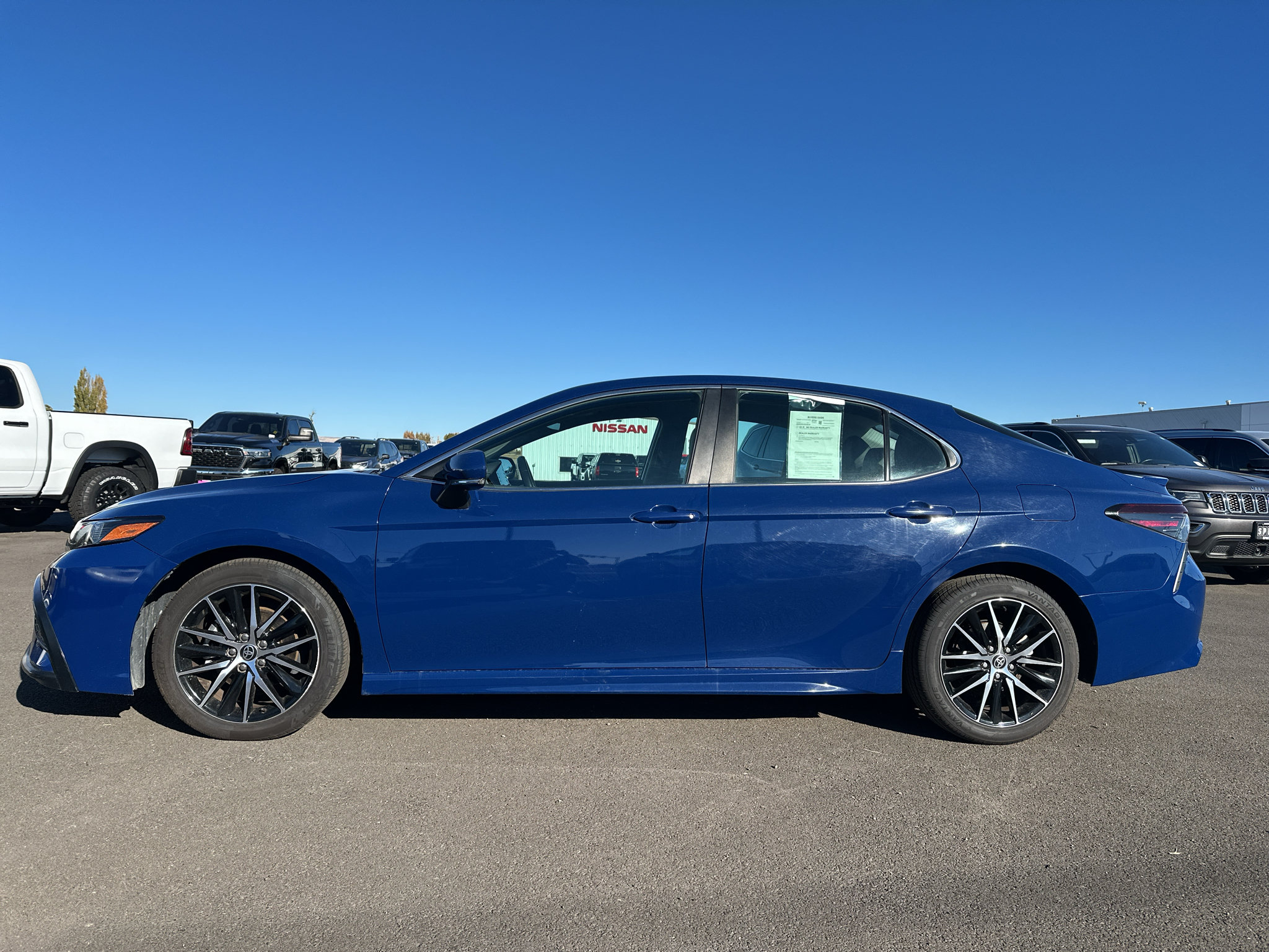 Used 2024 Toyota Camry SE FWD image 2