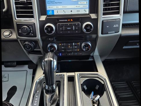 Used 2017 Ford F150 Lariat w/ Equipment Group 502A Luxury AWD/4WD image 21