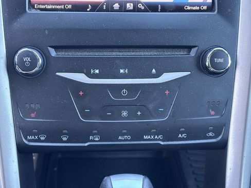 Used 2013 Ford Fusion SE image 23