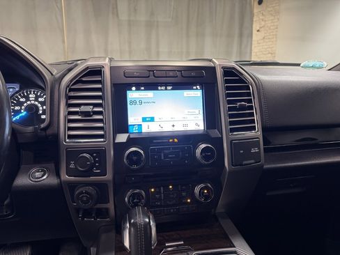 Used 2017 Ford F150 Platinum w/ Equipment Group 701A Luxury image 27