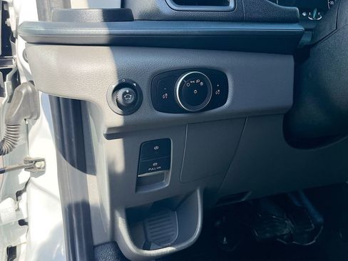 Used 2025 Ford Transit 150 Low Roof RWD image 10