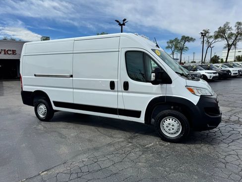 Used 2025 RAM ProMaster 2500 w/ Convenience Group FWD image 6