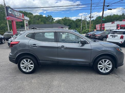Used 2019 Nissan Rogue Sport SV AWD/4WD image 3