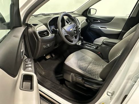 Used 2020 Chevrolet Equinox LS AWD/4WD image 18