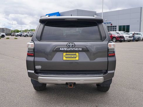 Used 2020 Toyota 4Runner TRD Off-Road Premium AWD/4WD image 7