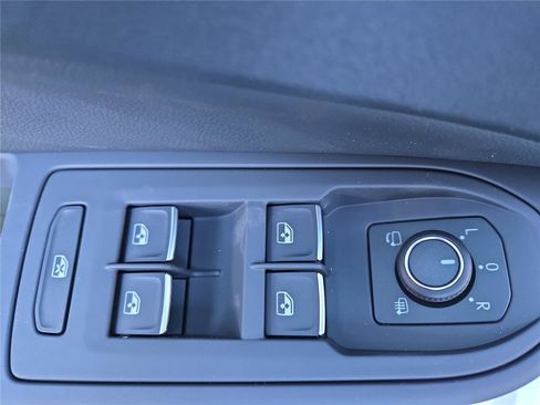 New 2026 Volkswagen Golf image 14