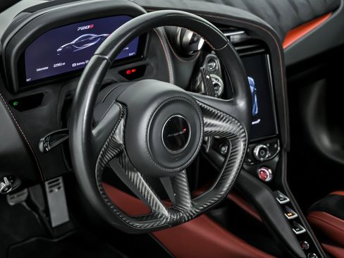 Used 2018 McLaren 720S Performance RWD image 24