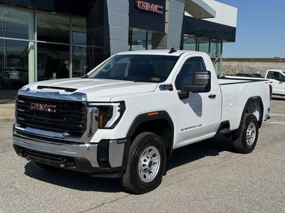 New 2025 GMC Sierra 3500 Pro w/ Convenience Package