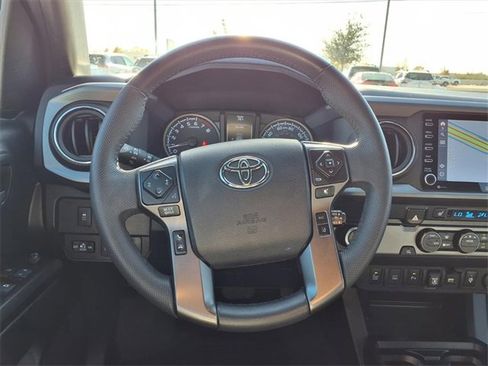 Used 2021 Toyota Tacoma TRD Sport image 11