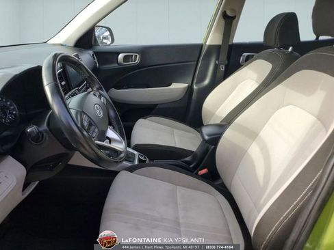 Used 2021 Hyundai Venue SEL image 12