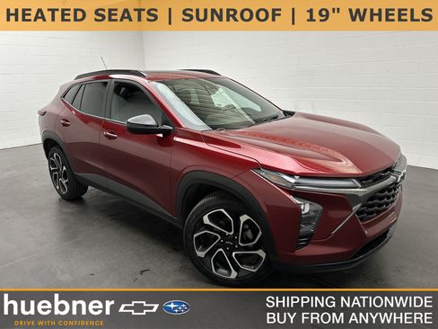 Used 2025 Chevrolet Trax RS w/ Sunroof Package FWD image 1