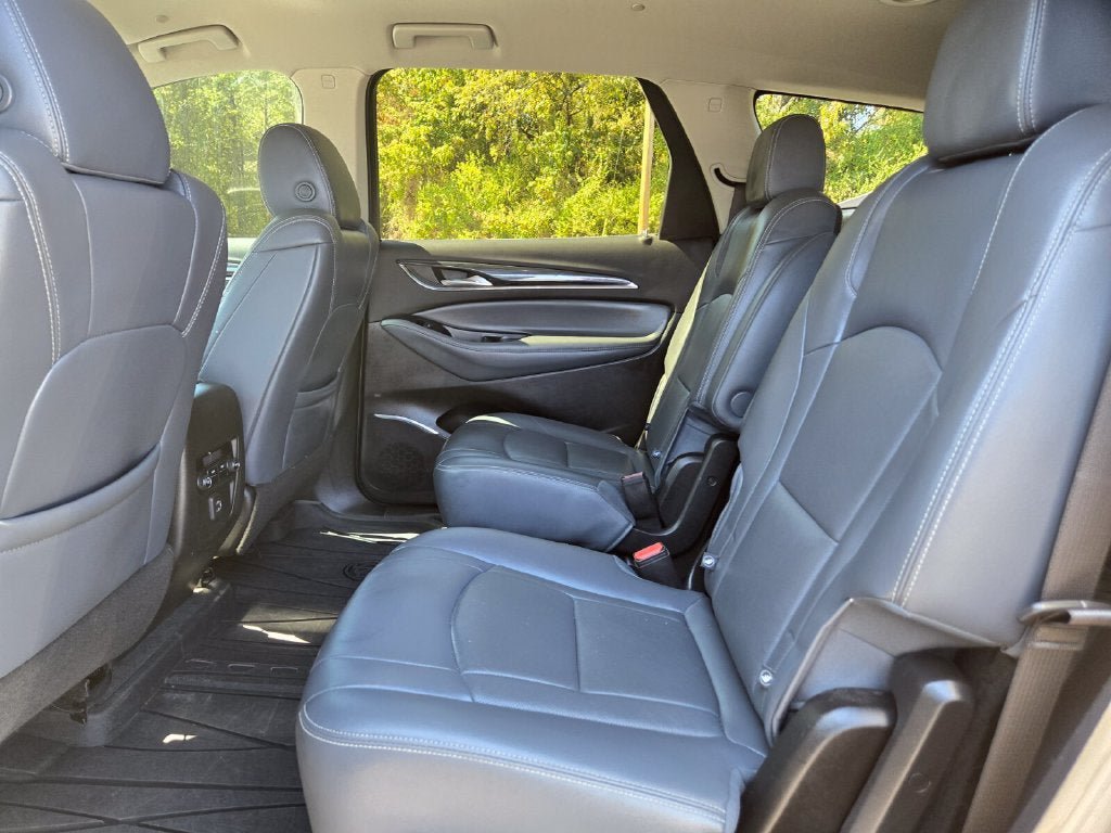 Used 2021 Buick Enclave Essence FWD image 13