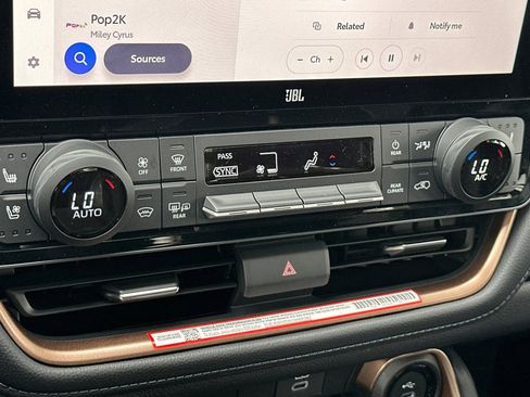 New 2026 Toyota Grand Highlander AWD Hybrid image 24