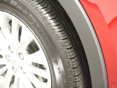 Used 2024 Cadillac XT4 Luxury image 10