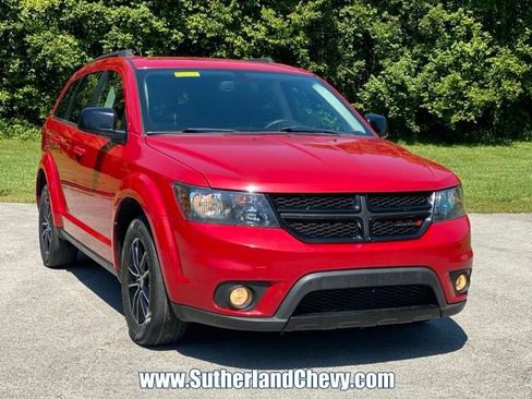 Used 2019 Dodge Journey SE w/ Connectivity Group FWD image 9