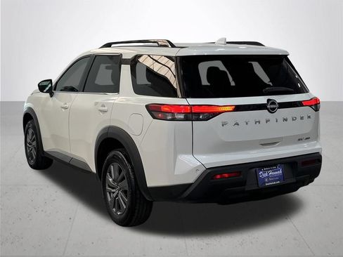 Used 2024 Nissan Pathfinder SV AWD/4WD image 14