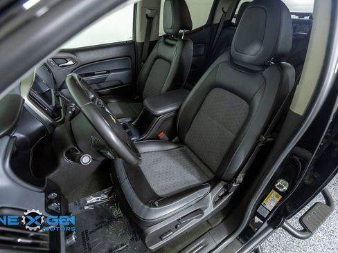 Used 2017 Chevrolet Colorado Z71 AWD/4WD image 24