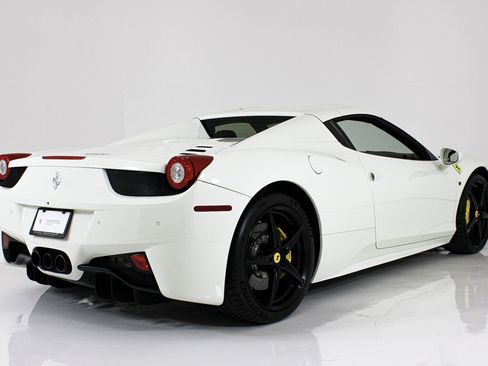 Used 2015 Ferrari 458 Spider RWD image 11